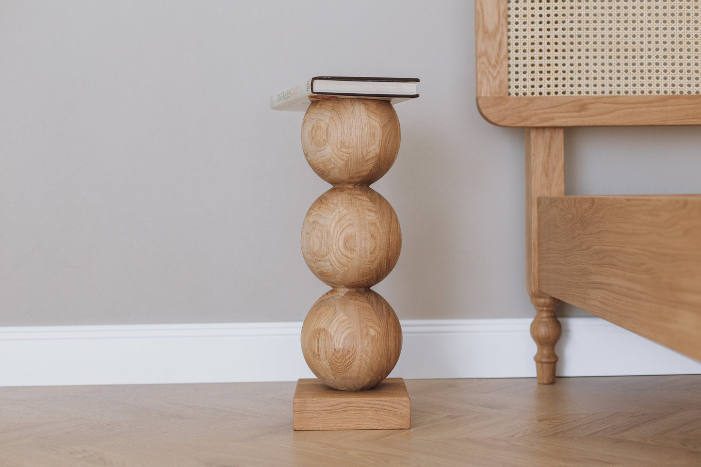 Elegant Bedside Table – Handcrafted Wood with Central Sphere Accent H495 mm