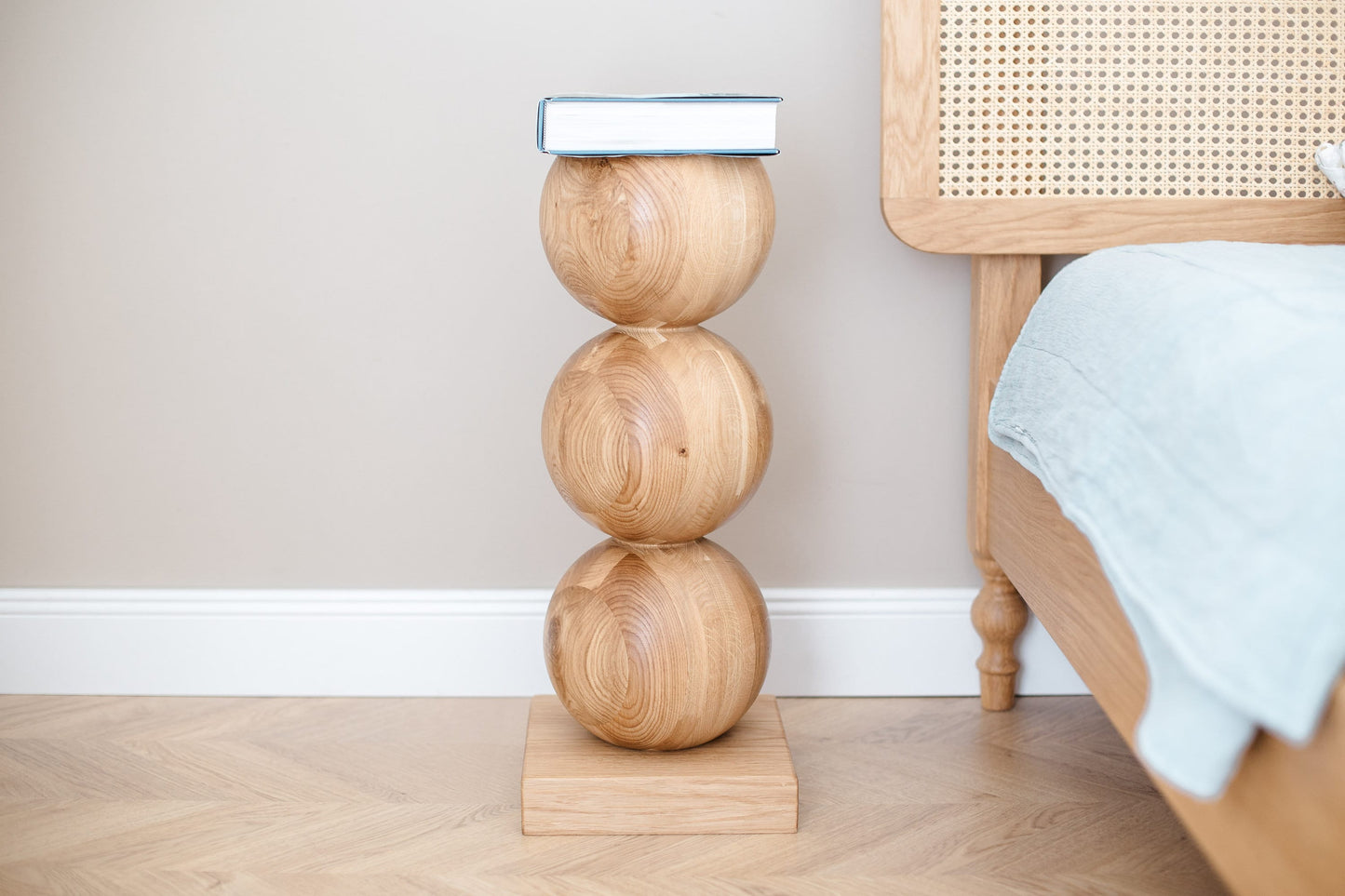 Elegant Bedside Table – Handcrafted Wood with Central Sphere Accent H580 mm